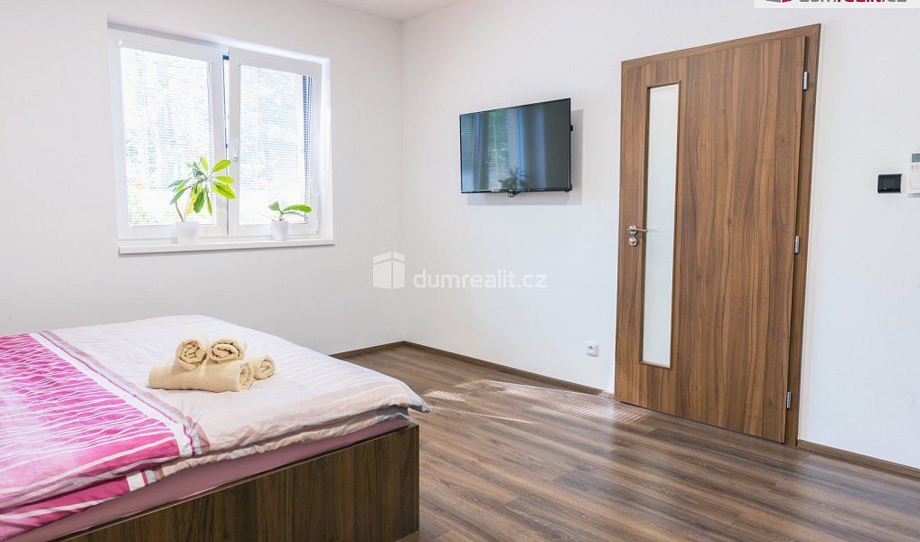 Prodej ubytovacího objektu 300 m², Lednice – náhled fotky 5