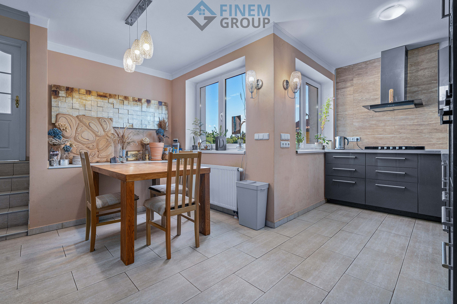 Prodej domu 213 m² s pozemkem 793 m² — photo 2
