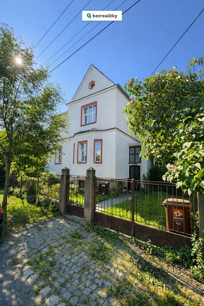 Prodej domu 180 m² s pozemkem 1 017 m²