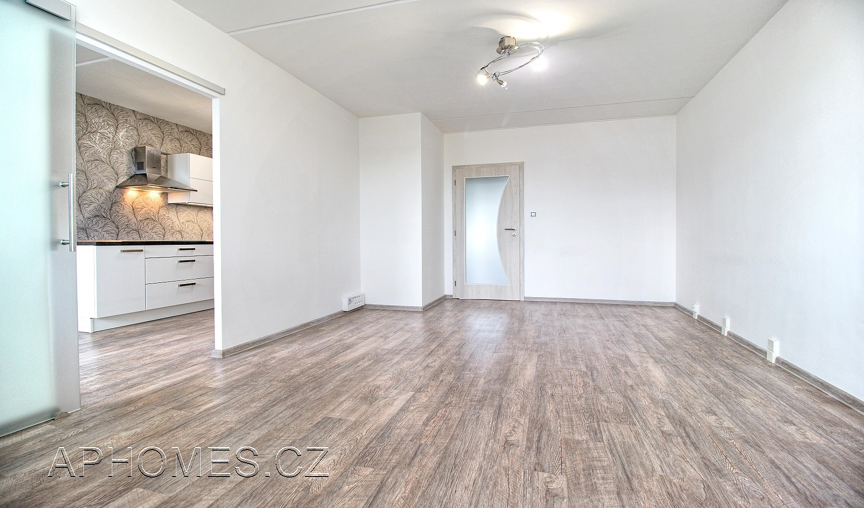 Pronájem bytu 3+1 71 m² – fotografie 2