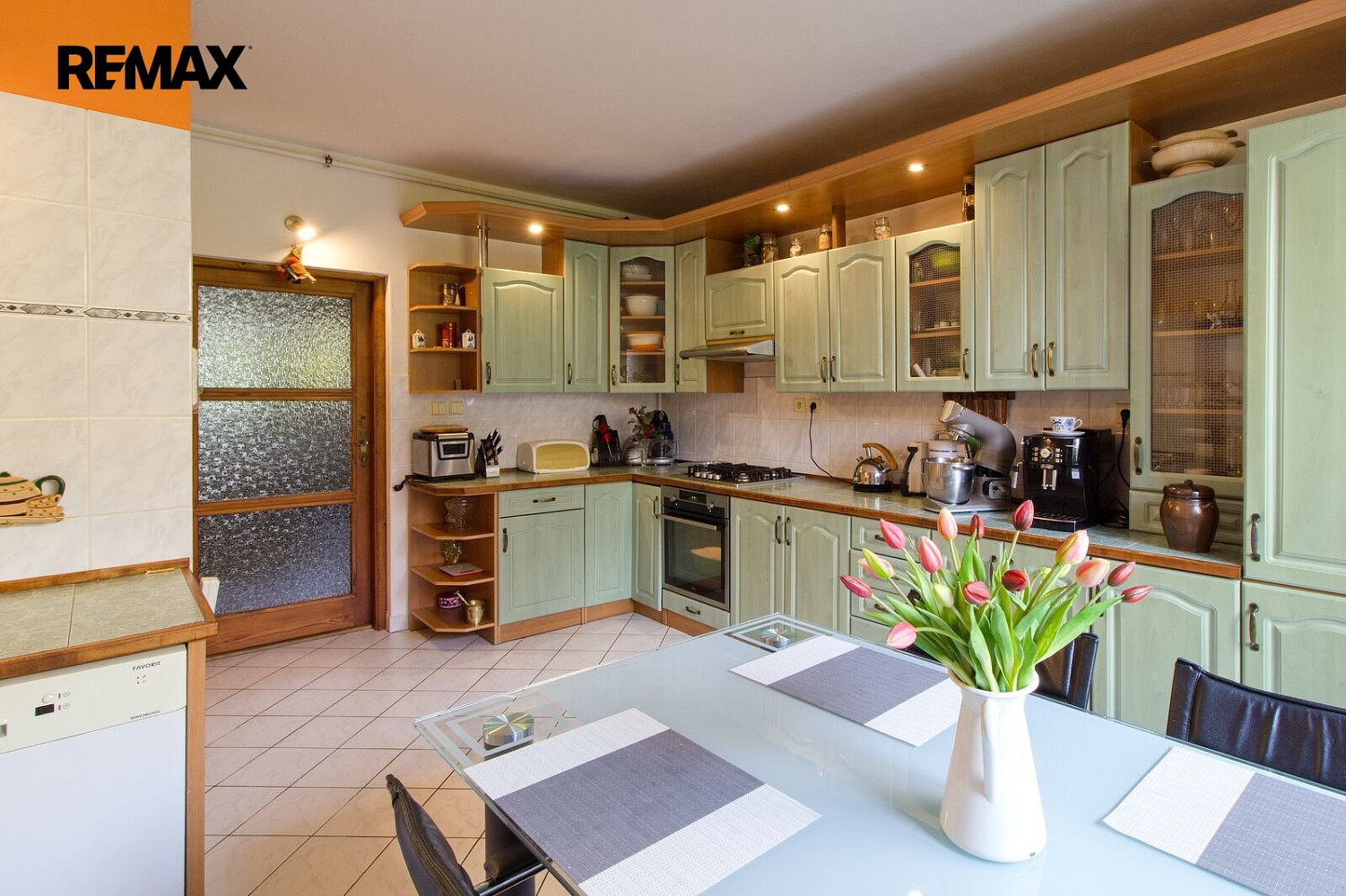 Prodej domu 210 m² s pozemkem 402 m² – fotografie 3