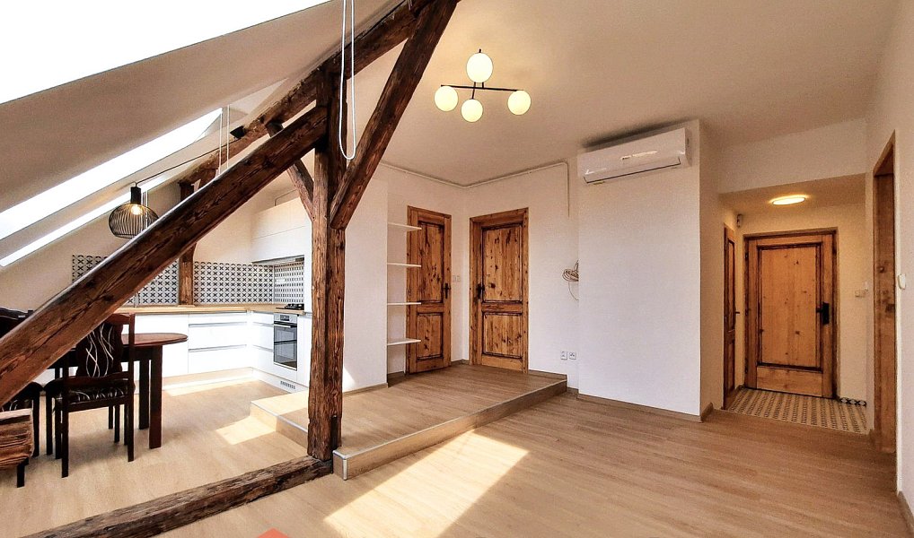 Prodej bytu 3+kk 65 m², Hodonín – fotka 1 z 11