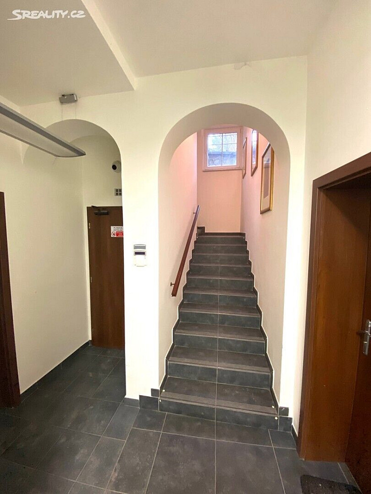 Prodej nájemního domu, činžáku 444 m² — photo 2
