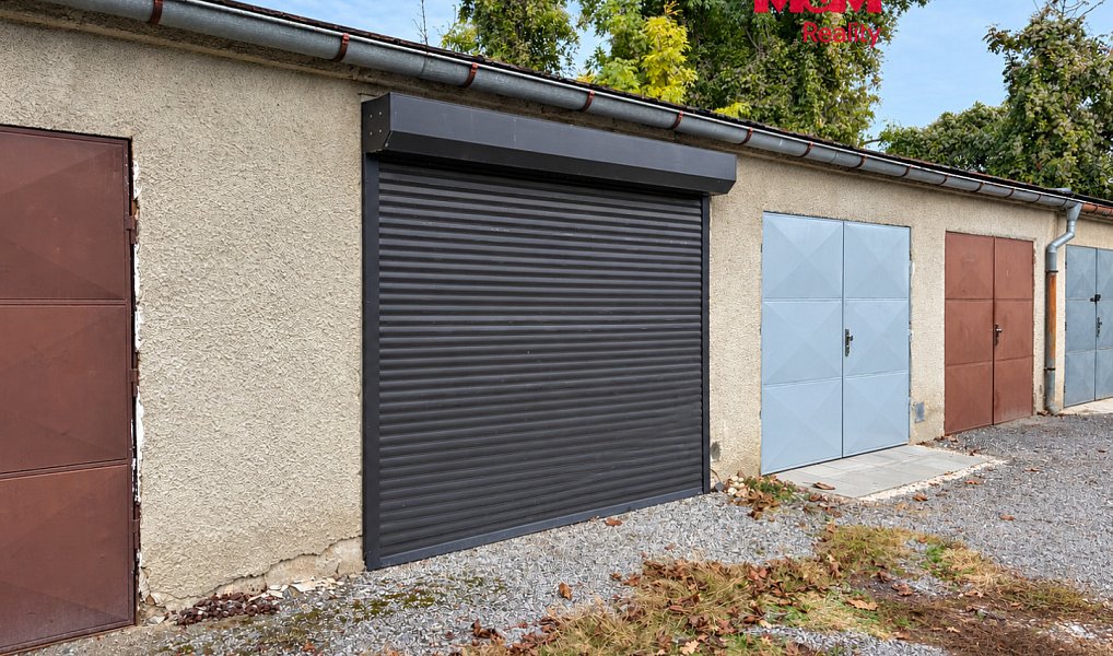 Pronájem garáže, 14 m2, Kladno, ul. Čechova, Kladno – fotka 1 z 5