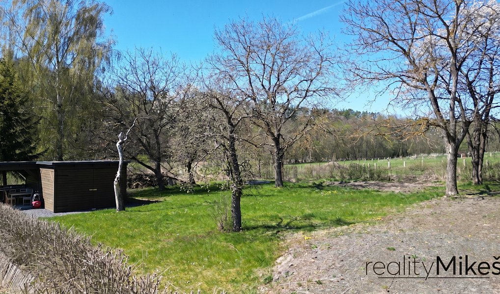 Prodej domu 252 m² s pozemkem 1 445 m², Rovensko pod Troskami – náhled fotky 17