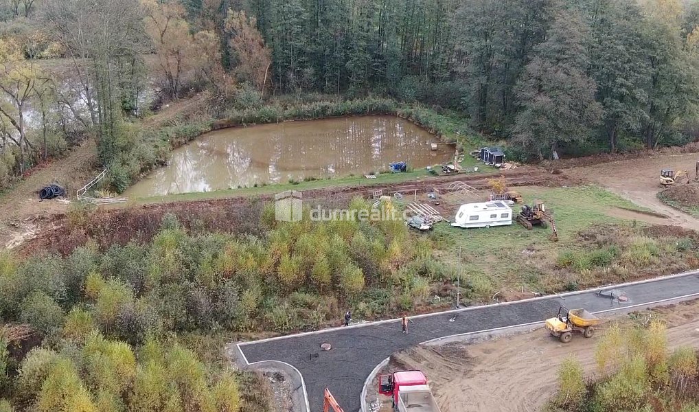 Prodej stavebního pozemku 1 659 m², Ostrov – náhled fotky 12