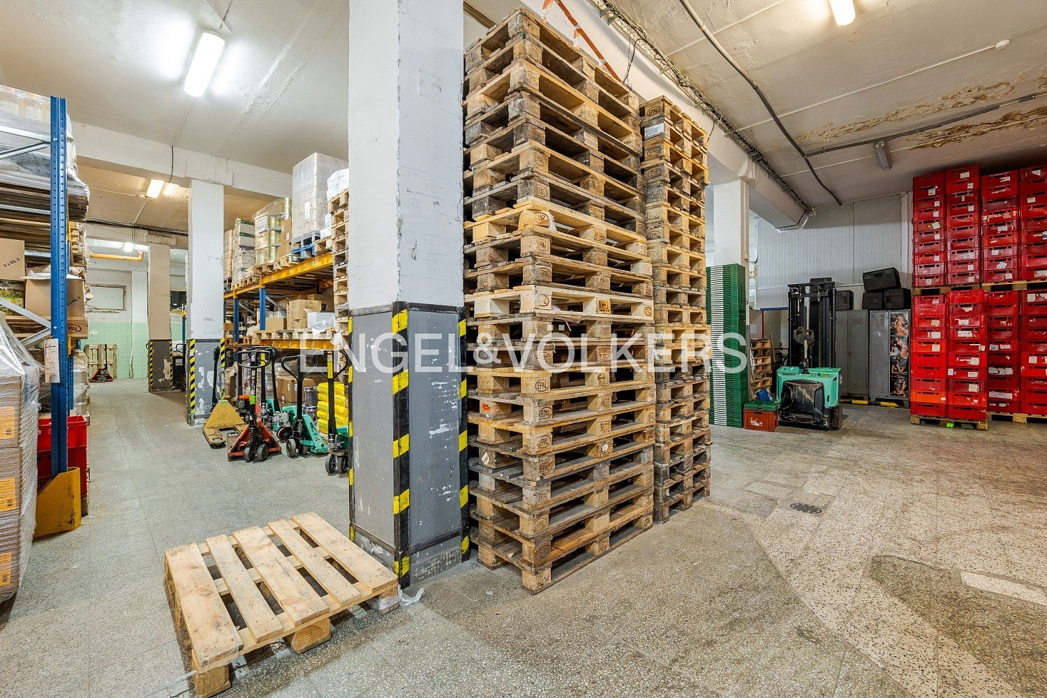 Pronájem skladovacích prostor 1 050 m² – fotografie 4