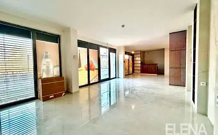 Prodej obchodních prostor 73 m², Za Karlínským přístavem, Praha 8 - Karlín