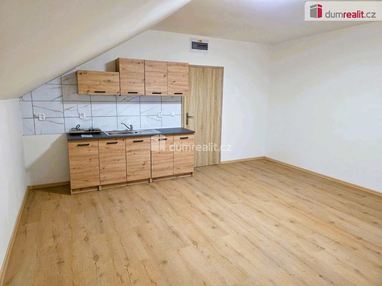 Pronájem bytu 1+kk 32 m²