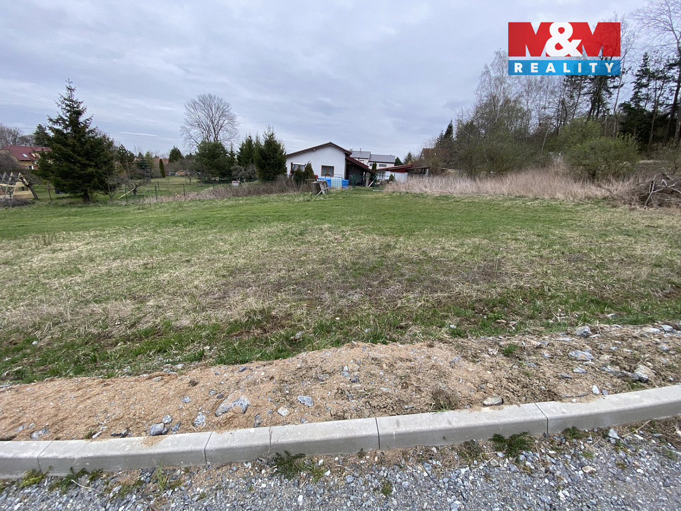 Prodej stavebního pozemku 1 581 m² – pohled 2