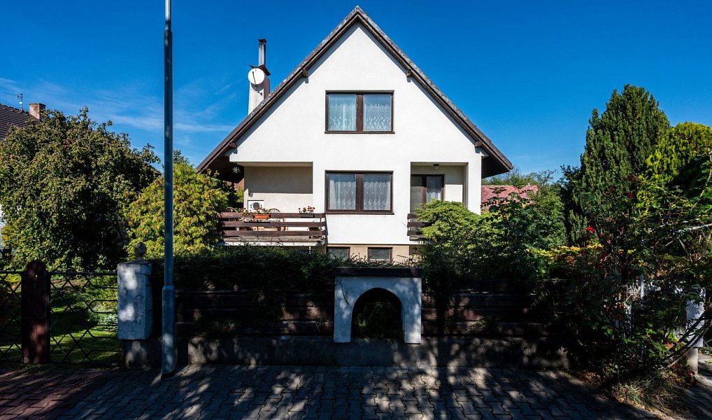 Prodej domu 196 m² s pozemkem 511 m², Ostřešany – náhled fotky 2