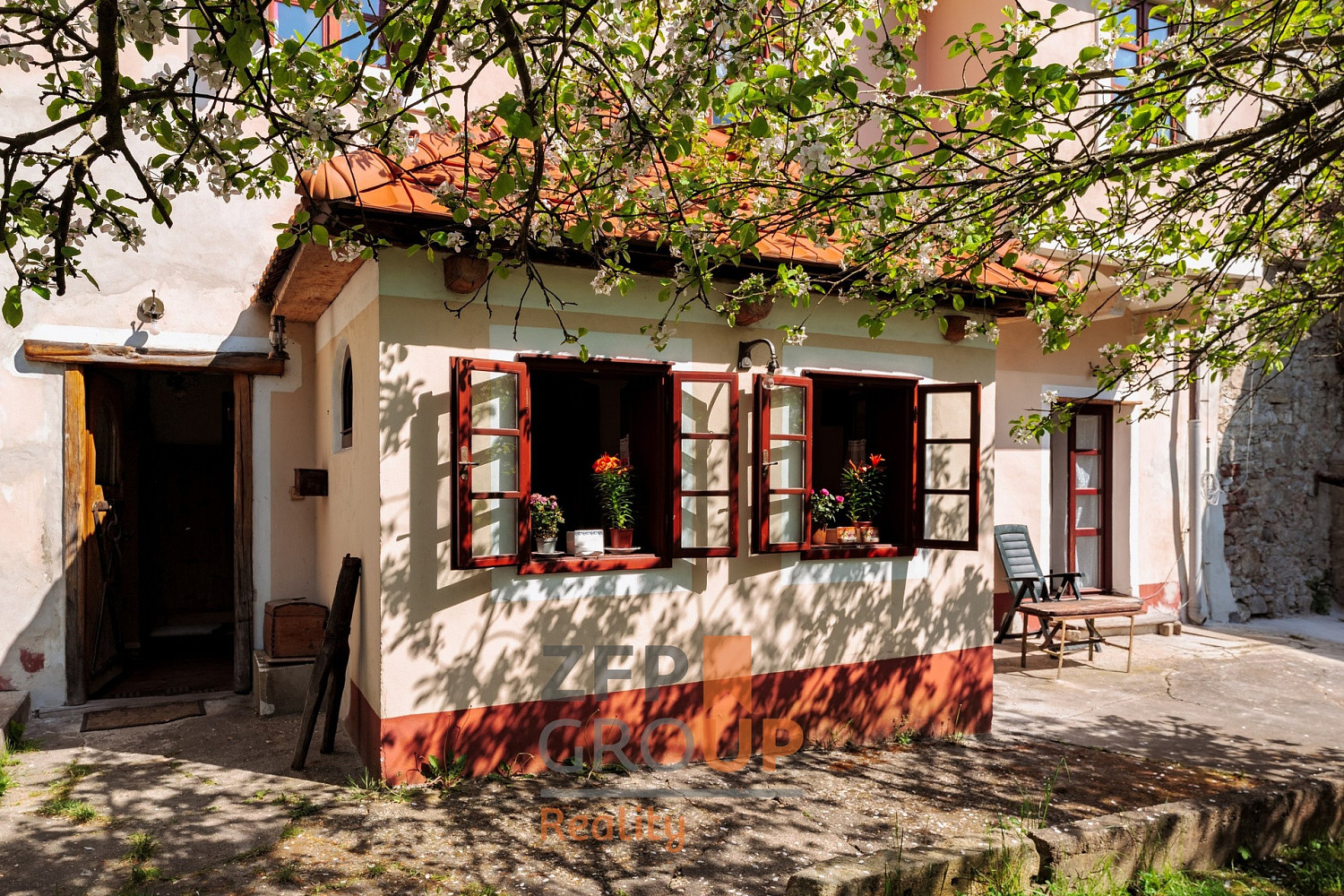 Prodej ubytovacího objektu 143 m² – fotografie 2