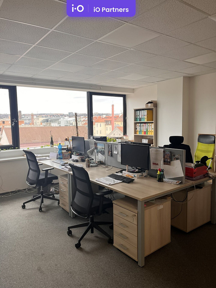 Pronájem kanceláře 1 251 m²