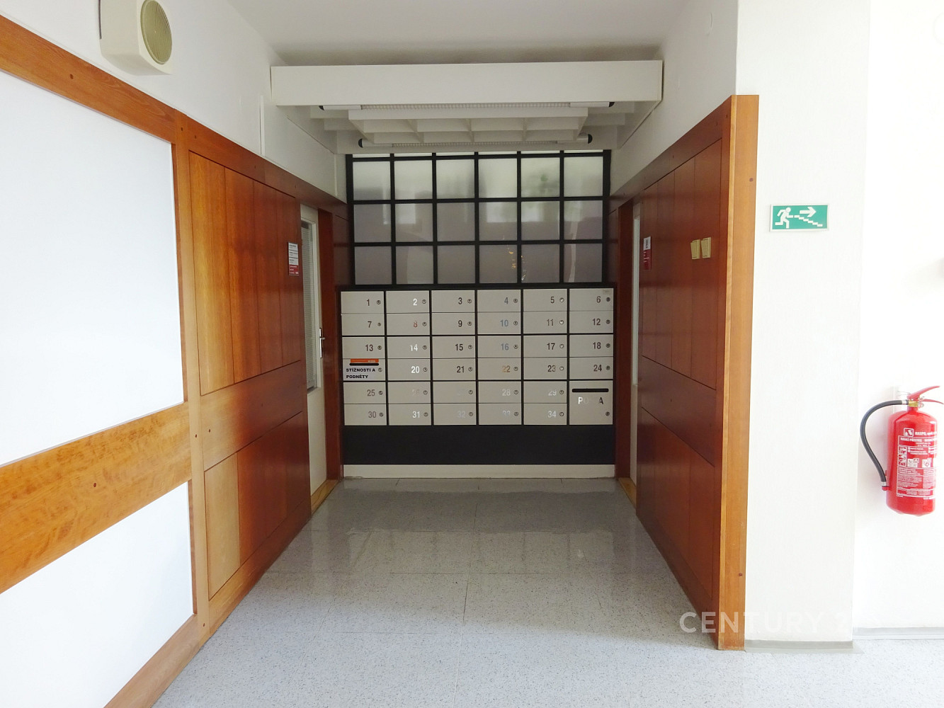 Pronájem kanceláře 32 m² — photo 4
