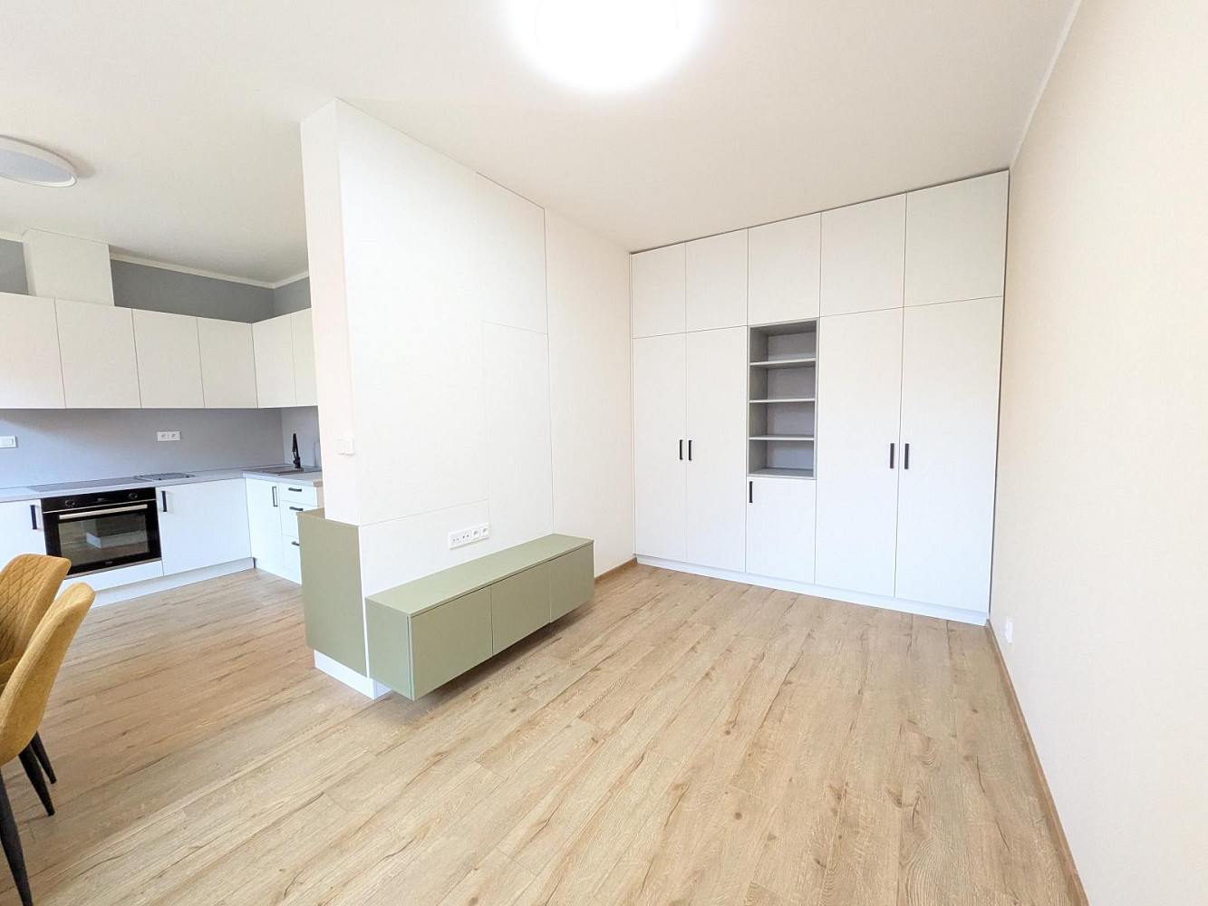 Pronájem bytu 2+kk 47 m² – fotografie 3