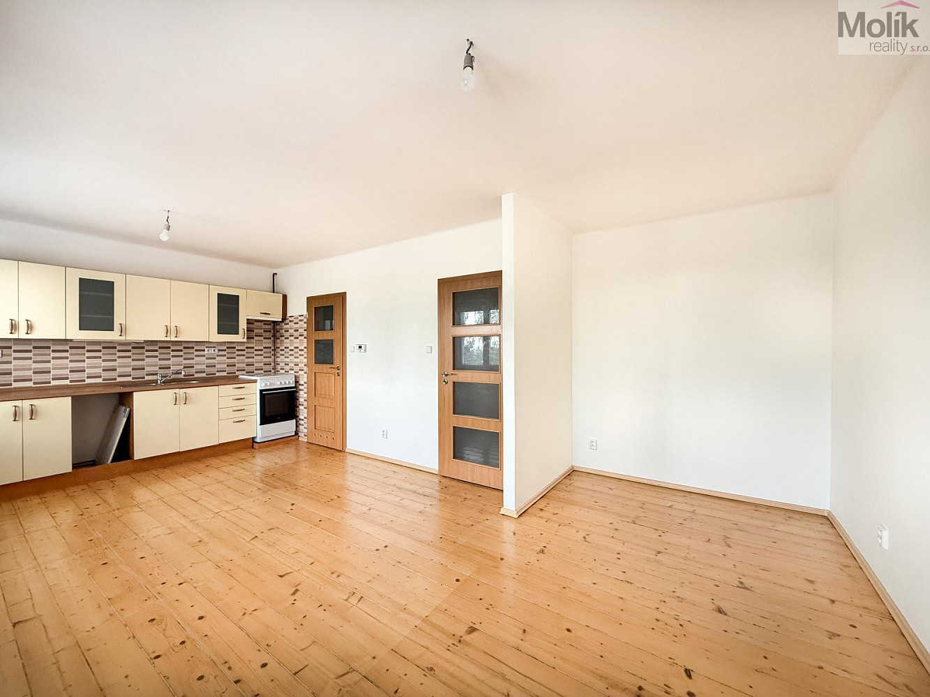 Pronájem bytu 1+kk 33 m² – fotografie 3