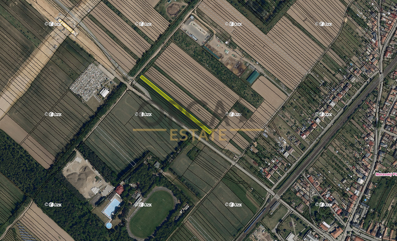 Prodej stavebního pozemku 2 177 m² – fotografie 2