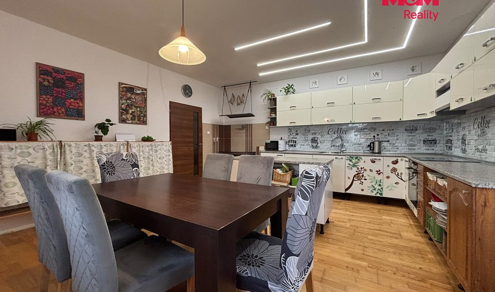 Prodej domu 210 m² s pozemkem 598 m², Výsluní – náhled fotky 28