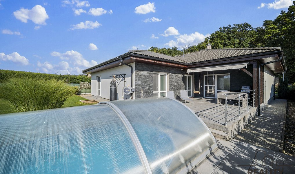 Prodej domu 200 m² s pozemkem 1 061 m², Choltice – náhled fotky 10