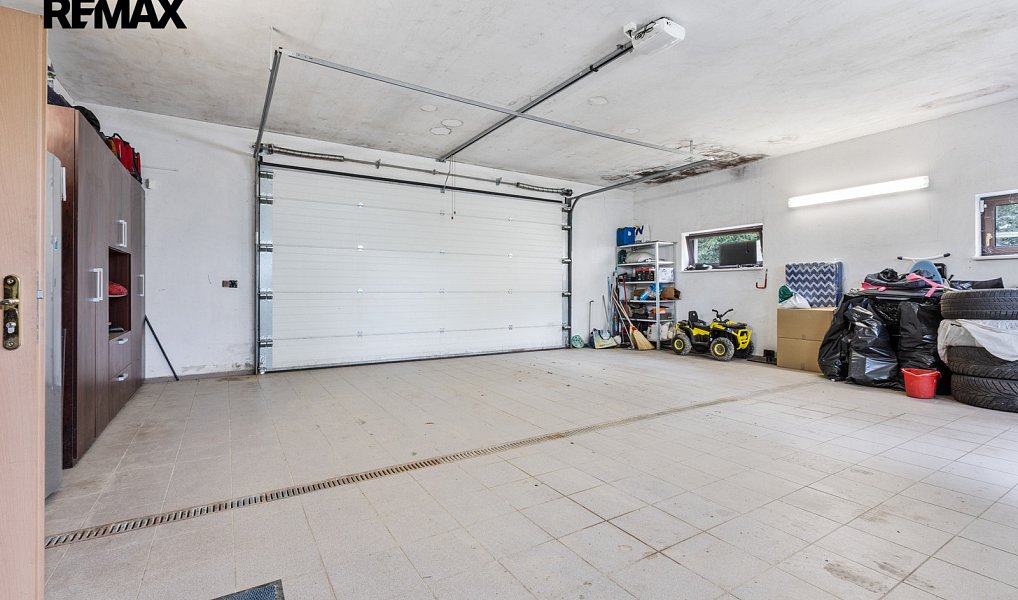Prodej zemědělského objektu 900 m², Nová Role – náhled fotky 12