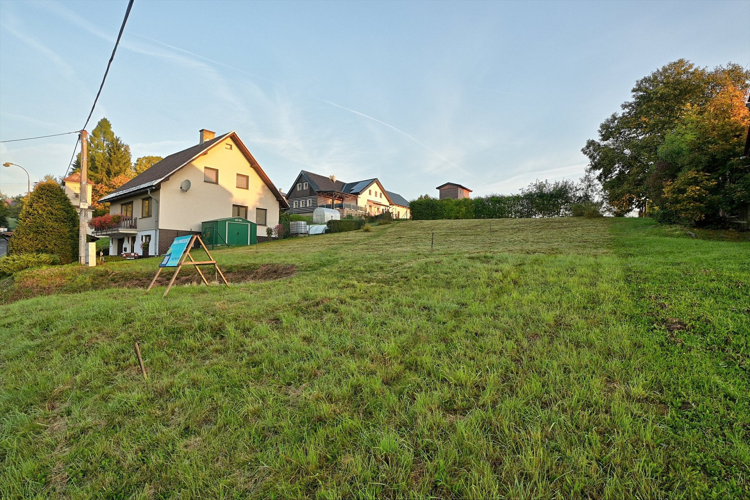 Prodej stavebního pozemku 832 m² – fotografie 2