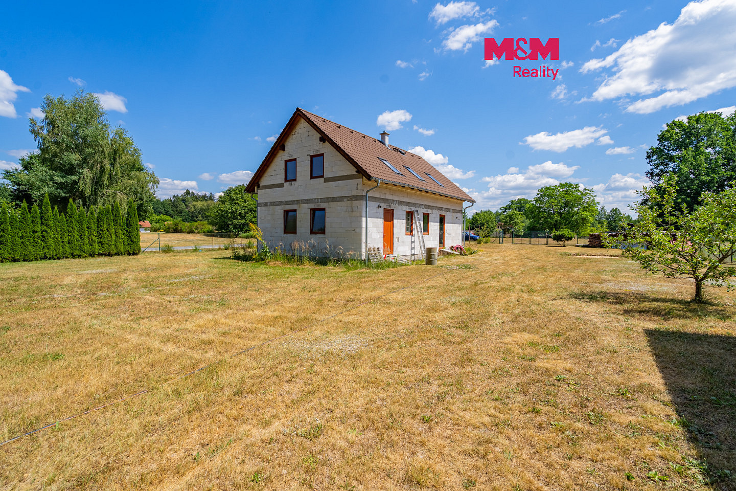 House, 145 m², land 1866 m²