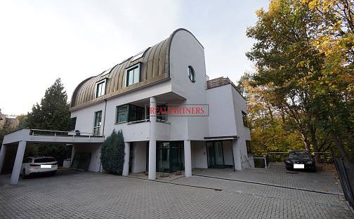 Prodej domu 740 m² s pozemkem 748 m², Osamocená, Praha 6 - Vokovice