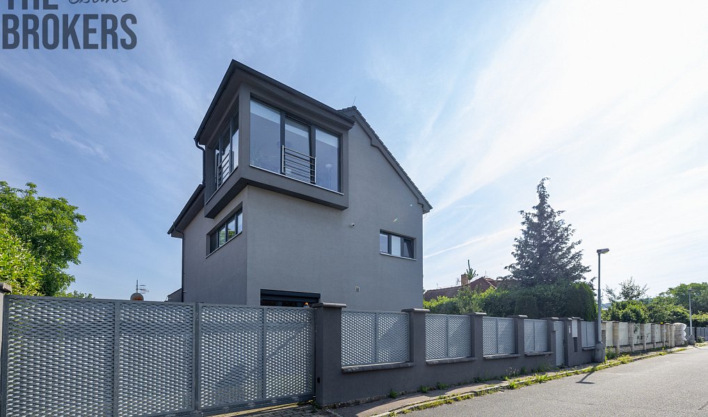 Prodej domu 300 m² s pozemkem 858 m², Praha – fotka 1 z 26
