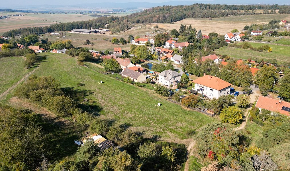 Prodej stavebního pozemku 5 258 m², Daleké Dušníky – fotka 1 z 28
