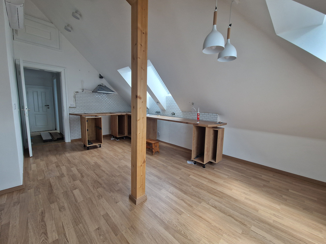Pronájem bytu 2+kk 68 m² – pohled 3