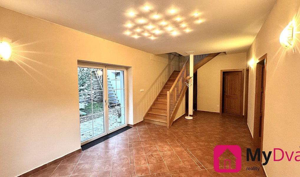 Prodej domu 208 m² s pozemkem 500 m², Vranov nad Dyjí – náhled fotky 3