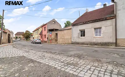 Prodej domu 80 m² s pozemkem 181 m², Nádražní, Zlonice, okres Kladno