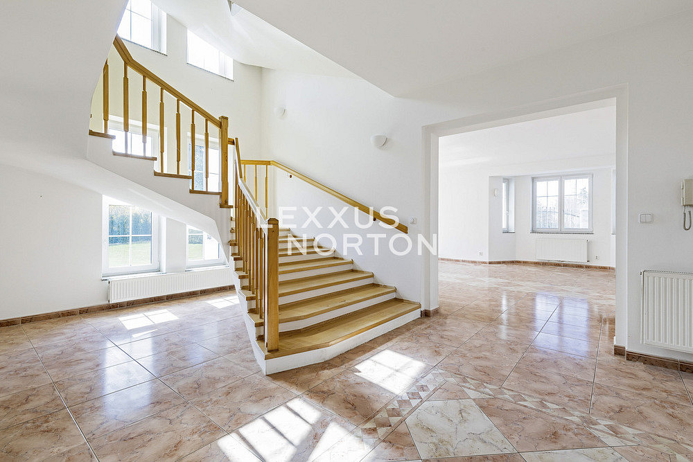 Pronájem domu 610 m² s pozemkem 747 m² — photo 3