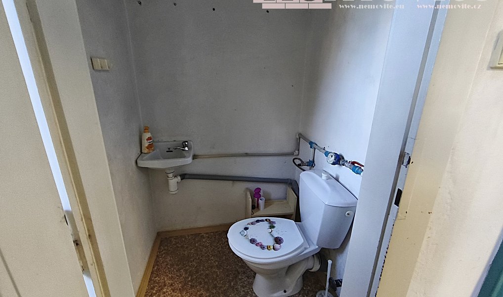 Prodej obchodních prostor 73 m², Pardubice – náhled fotky 13