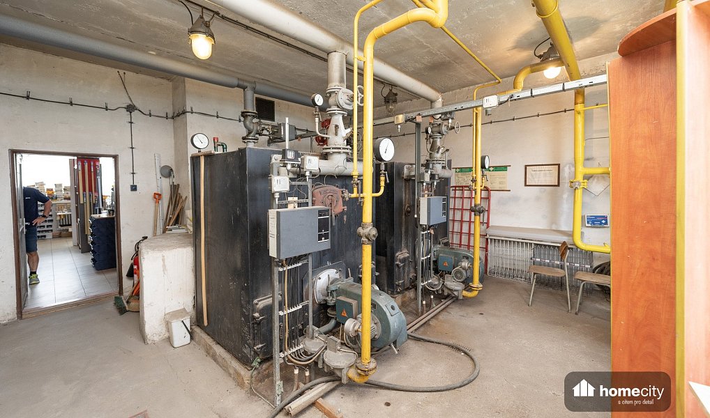 Prodej ubytovacího objektu 1 660 m², Hradec Králové – náhled fotky 47