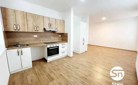 Pronájem bytu 2+kk 56 m², Palackého, Velim, okres Kolín