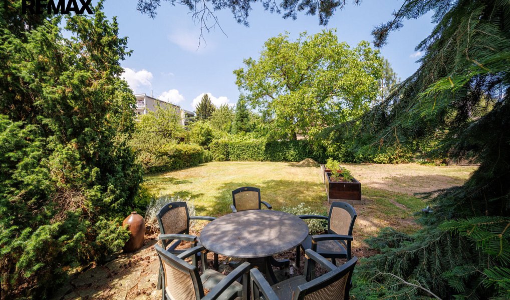 Prodej stavebního pozemku 992 m², Praha – náhled fotky 4