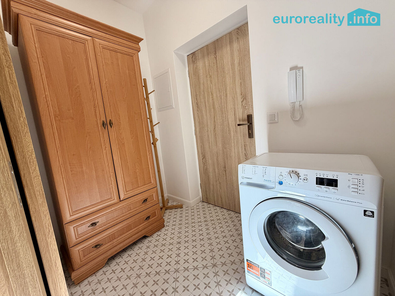 Pronájem bytu 1+1 28 m² – fotografie 5
