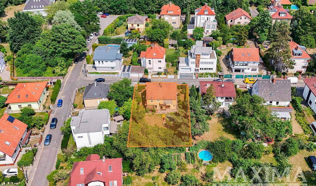 Prodej stavebního pozemku 800 m², Praha – náhled fotky 2