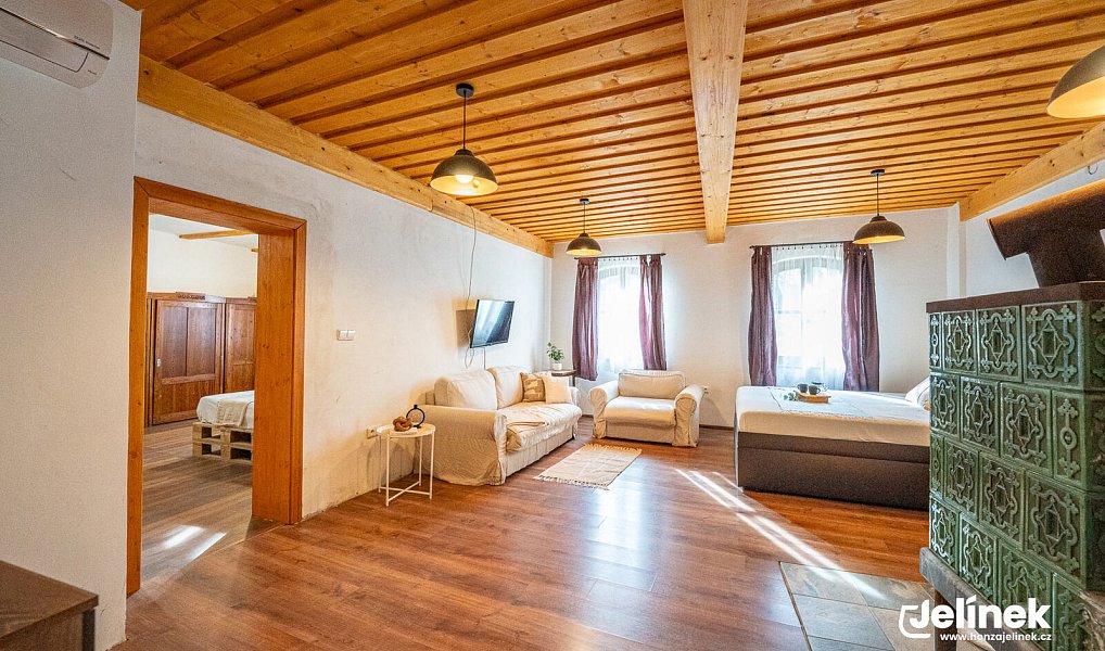 Prodej domu 167 m² s pozemkem 2 511 m², Polička – náhled fotky 9