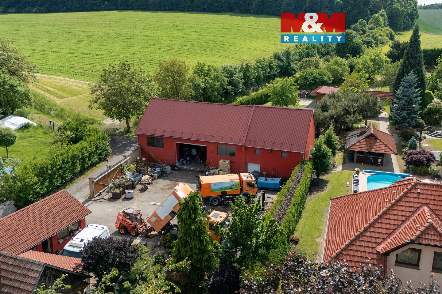 Prodej komerčního objektu (jiného typu) 196 m²
