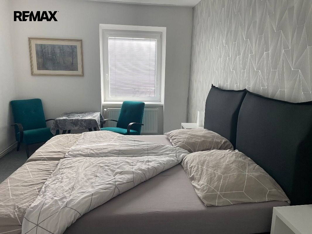 Pronájem bytu 2+1 80 m² – fotografie 3