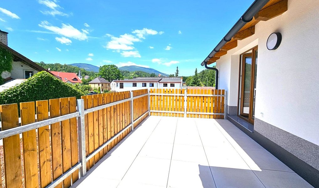 Prodej bytu 3+kk 65 m², Svoboda nad Úpou – fotka 1 z 41