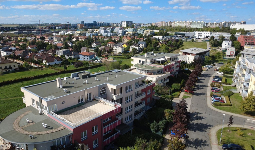 Prodej bytu 4+kk 100 m², Praha – náhled fotky 32