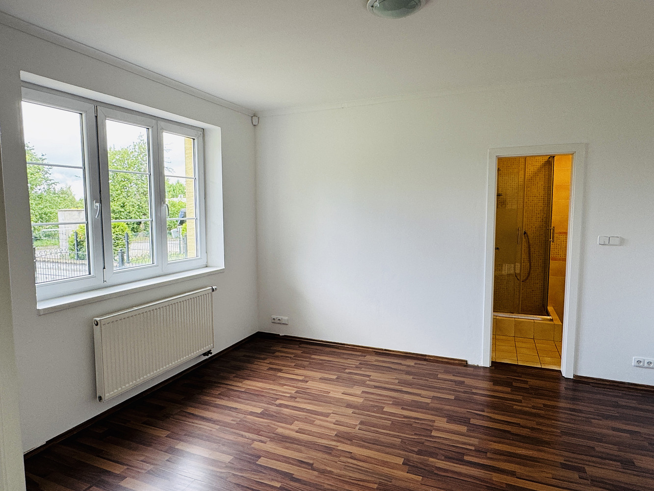 Pronájem domu 180 m² s pozemkem 288 m² – pohled 5