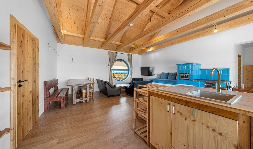 Prodej domu 182 m² s pozemkem 1 107 m², Trnovany – náhled fotky 9