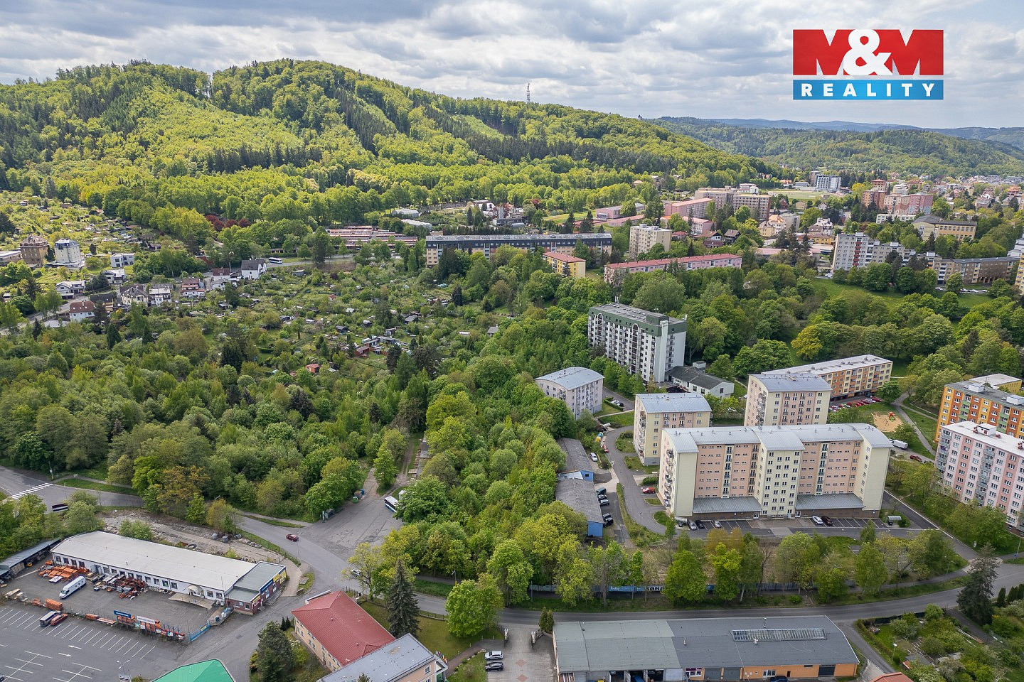 Prodej komerčního pozemku 4 294 m² – další