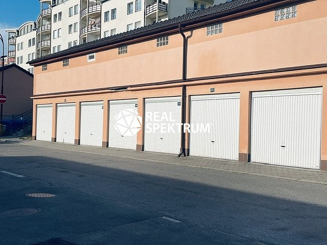 Prodej garáže 17 m2, blansko