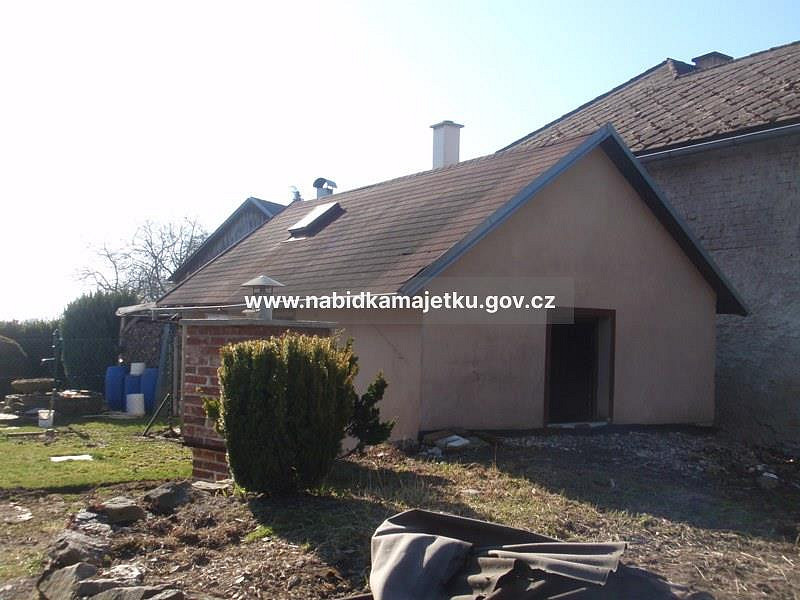 Květnov, pozemek st. p.č 19 (včetně budovy), p. p.č. 524