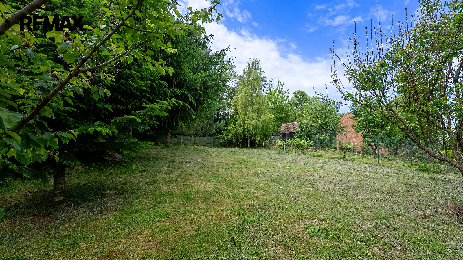 Prodej stavebního pozemku 908 m² – pohled 6